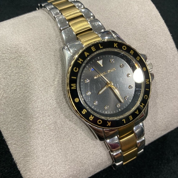MICHAEL KORS MINI KENLY 2 TONE WATCH - Picture 9 of 9
